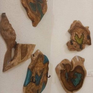 מתלה מעץ זית עם ובלי אפוקסי