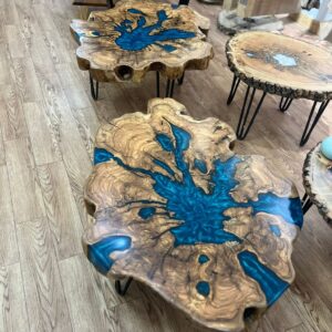 שולחן לחדר מזרחי מעץ זית עם שילוב אפוקסי צבע כחול
שולחן סלון מעץ זית עם שילוב אפוקסי צבע כחול