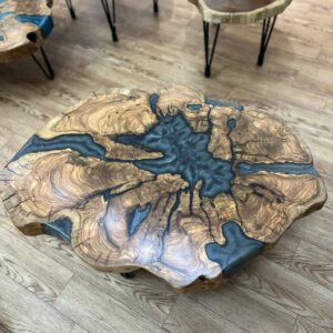 שולחן לחדר מזרחי מעץ זית עם שילוב אפוקסי צבע אפור
שולחן סלון מעץ זית עם שילוב אפוקסי צבע אפור