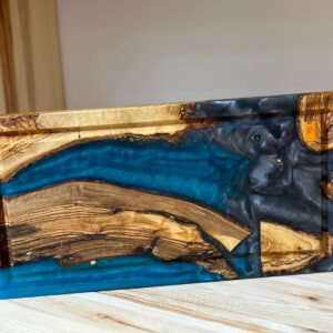 בוצ'ר עץ זית עם אפוקסי