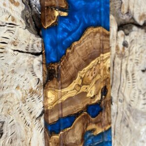 בוצ'ר עץ זית עם אפוקסי