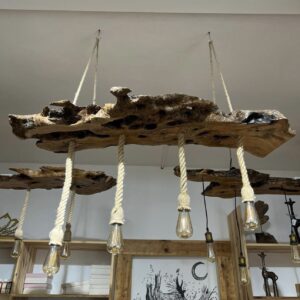 גוף תאורה מעץ זית