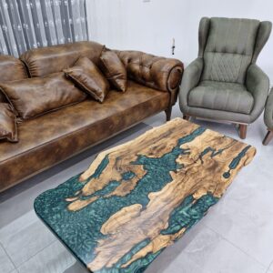 שולחן סלון
מעץ זית בשילוב אפוקסי צבע כחול