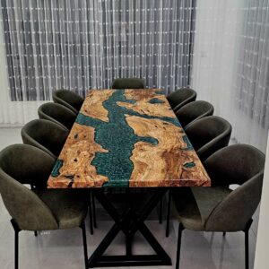 שולחן אוכל
מעץ זית בשילוב אפוקסי צבע כחול