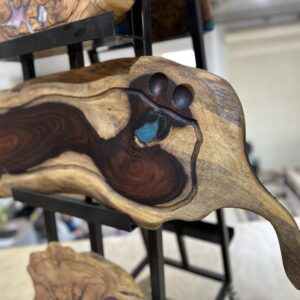 בוצ'ר עץ סיסם עם אפוקסי