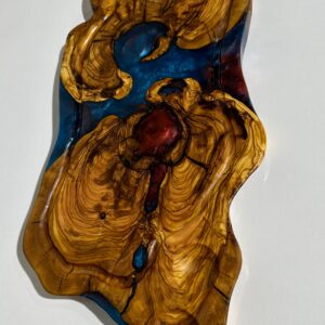 בוצ'ר עץ זית עם אפוקסי