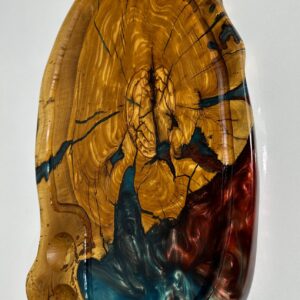 בוצ'ר עץ זית עם אפוקסי