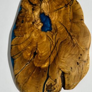 בוצ'ר עץ זית עם אפוקסי